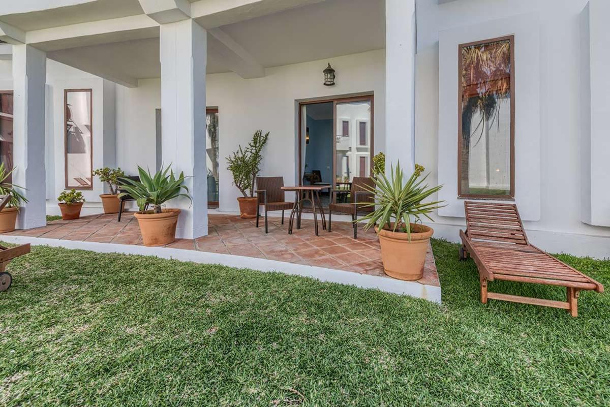 Apartamentos Turisticos Bahia De Trafalgar Zahora Luaran gambar