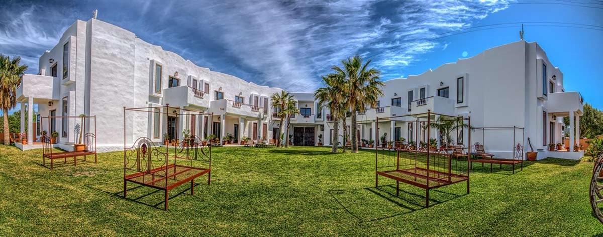 Apartamentos Turisticos Bahia De Trafalgar Zahora Luaran gambar