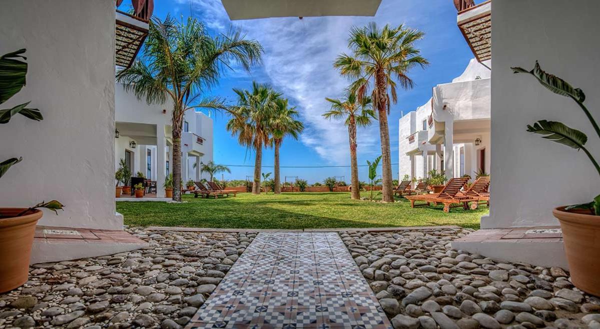 Apartamentos Turisticos Bahia De Trafalgar Zahora Luaran gambar